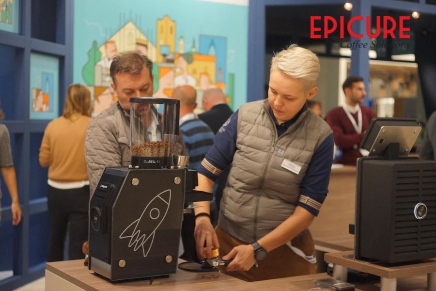 Nhà vô địch Barista thế giới năm 2018 là đại sứ thương hiệu cho máy xay cà phê Slingshot